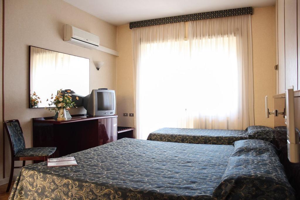 Grand Hotel Dei Cesari Dependance アンツィオ 部屋 写真